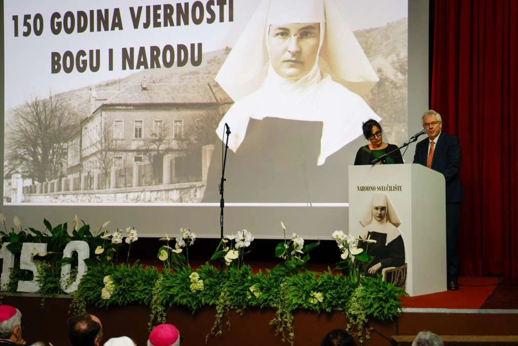 Otkriven spomenik časnoj sestri koja je spasila više od 300 Židova tijekom Drugog svjetskog rata